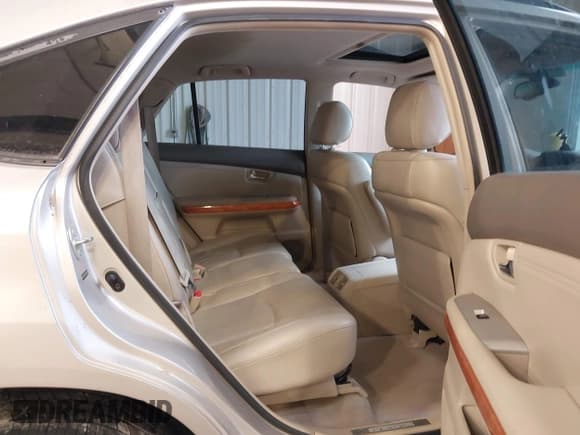 ✅ 2007 Lexus RX 350 • VIN: 2T2HK31U87C005779 • Lot: 43839026. Listed on IAAI with 307,691 mi. Free auction sales archive from the USA and detailed vehicle history report at DreamBid. Image 8.