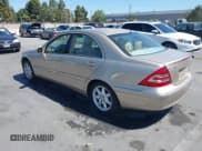 ✅ 2002 Mercedes-Benz C 230/260/280/320 • VIN: WDBRF61J62E006535 • Lot: 42662086. Wystawiony na IAAI z przebiegiem 166 139 mil. Bezpłatny archiwum sprzedaży aukcyjnych z USA i szczegółowy raport historii pojazdu na DreamBid. Zdjęcie 3.
