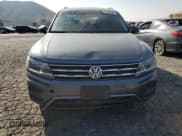 ✅ 2018 Volkswagen Tiguan S • VIN: 3VV1B7AXXJM125428 • Lot: 91265165. Listed on Copart with 94,680 mi. Free auction sales archive from the USA and detailed vehicle history report at DreamBid. Image 5.