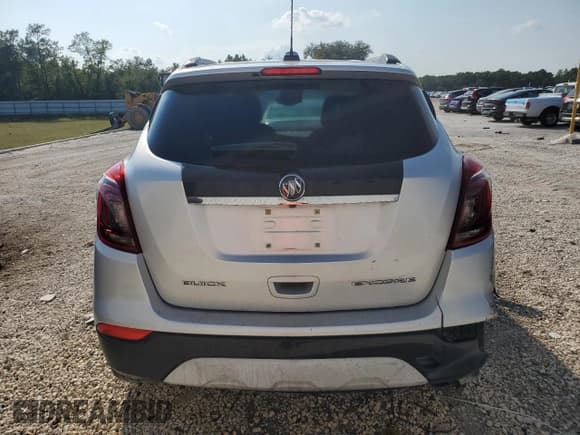 ✅ 2017 Buick Encore Preferred II • VIN: KL4CJBSBXHB089588 • Lot: 72050555. Wystawiony na Copart z przebiegiem 104 333 mil. Bezpłatny archiwum sprzedaży aukcyjnych z USA i szczegółowy raport historii pojazdu na DreamBid. Zdjęcie 6.