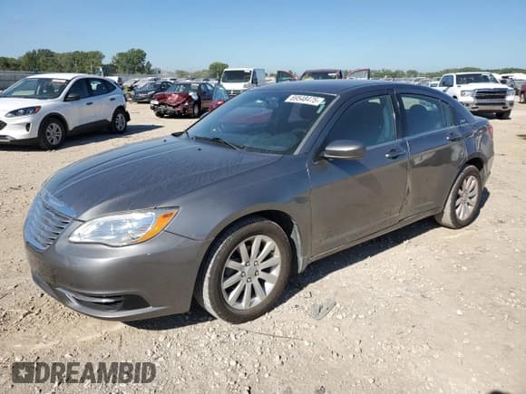 ✅ 2012 Chrysler 200 Touring • VIN: 1C3CCBBB7CN143019 • Lot: 69548475. Wystawiony na Copart z przebiegiem 70 664 mil. Bezpłatny archiwum sprzedaży aukcyjnych z USA i szczegółowy raport historii pojazdu na DreamBid. Zdjęcie 1.