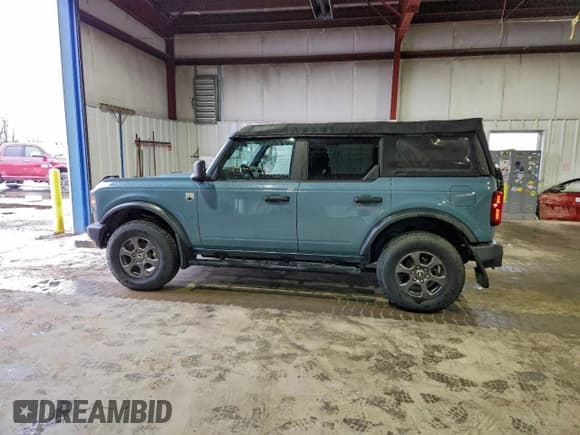 ✅ 2022 Ford Bronco • VIN: 1FMDE5BH9NLA86879 • Lot: 94861285. Wystawiony na Copart z przebiegiem 49 971 mil. Bezpłatny archiwum sprzedaży aukcyjnych z USA i szczegółowy raport historii pojazdu na DreamBid. Zdjęcie 13.