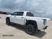 ✅ 2011 Toyota Tundra • VIN: 5TFEY5F11BX100307 • Лот: 42487411. Опубликован ранее на IAAI с пробегом 289 842 миль. Бесплатный доступ к архиву аукционных продаж из США и подробный отчёт об истории автомобиля на DreamBid. Изображение 3.