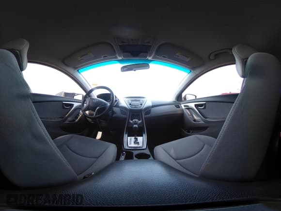 ✅ 2013 Hyundai Elantra GLS • VIN: KMHDH4AE4DU765489 • Lot: 43574109. Wystawiony na IAAI z przebiegiem 244 675 mil. Bezpłatny archiwum sprzedaży aukcyjnych z USA i szczegółowy raport historii pojazdu na DreamBid. Zdjęcie 18.