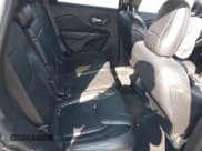 ✅ 2017 Jeep Cherokee Limited • VIN: 1C4PJLDB5HW516453 • Lot: 43151156. Wystawiony na IAAI z przebiegiem 96 720 mil. Bezpłatny archiwum sprzedaży aukcyjnych z USA i szczegółowy raport historii pojazdu na DreamBid. Zdjęcie 8.