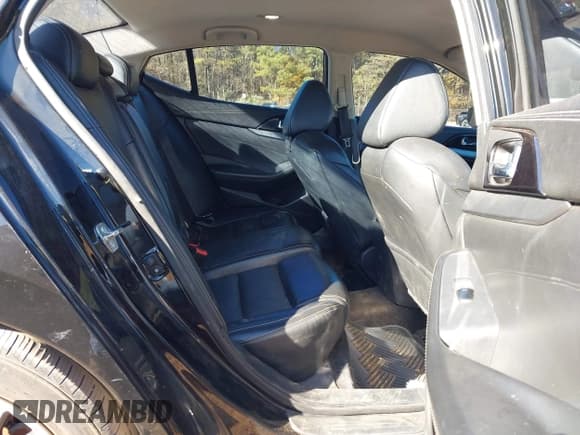 ✅ 2017 Nissan Maxima SL • VIN: 1N4AA6AP1HC400116 • Lot: 43661322. Wystawiony na IAAI z przebiegiem 190 077 mil. Bezpłatny archiwum sprzedaży aukcyjnych z USA i szczegółowy raport historii pojazdu na DreamBid. Zdjęcie 8.