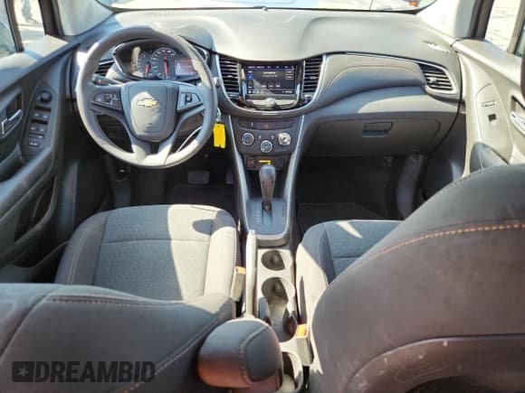 ✅ 2022 Chevrolet Trax LS • VIN: KL7CJNSM2NB543172 • Lot: 72000565. Listed on Copart with 9,911 mi. Free auction sales archive from the USA and detailed vehicle history report at DreamBid. Image 8.