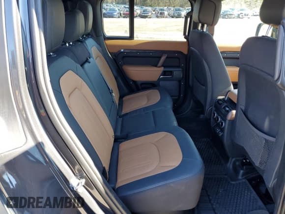 ✅ 2024 Land Rover Defender X • VIN: SALEX7EU7R2263943 • Lot: 47270145. Listed on Copart with 20,382 mi. Free auction sales archive from the USA and detailed vehicle history report at DreamBid. Image 11.