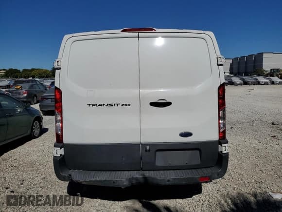 ✅ 2017 Ford Transit • VIN: 1FTYR1YM3HKA47741 • Лот: 83532354. Опубликован ранее на Copart с пробегом 185 623 миль. Бесплатный доступ к архиву аукционных продаж из США и подробный отчёт об истории автомобиля на DreamBid. Изображение 6.