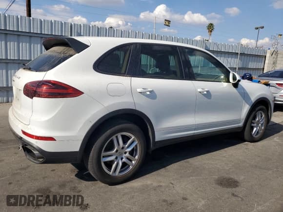 ✅ 2016 Porsche Cayenne • VIN: WP1AA2A2XGKA09329 • Lot: 81347585. Wystawiony na Copart z przebiegiem 131 925 mil. Bezpłatny archiwum sprzedaży aukcyjnych z USA i szczegółowy raport historii pojazdu na DreamBid. Zdjęcie 3.