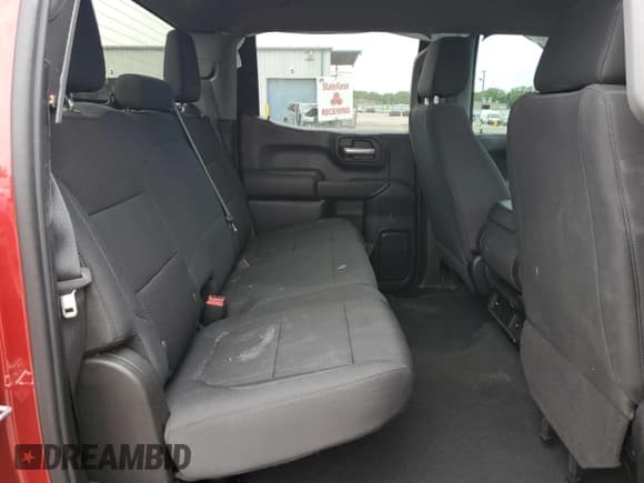 ✅ 2021 Chevrolet Silverado 1500 Custom Trail Boss • VIN: 1GCPYCEFXMZ147255 • Lot: 61611045. Wystawiony na Copart z przebiegiem 44 027 mil. Bezpłatny archiwum sprzedaży aukcyjnych z USA i szczegółowy raport historii pojazdu na DreamBid. Zdjęcie 10.