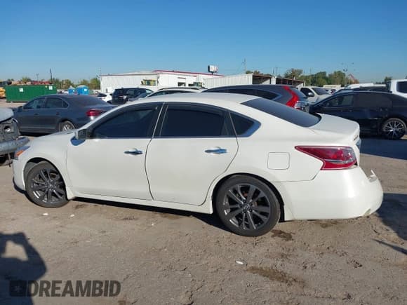 ✅ 2013 Nissan Altima S • VIN: 1N4AL3AP4DC240462 • Lot: 43584286. Wystawiony na IAAI z przebiegiem 127 091 mil. Bezpłatny archiwum sprzedaży aukcyjnych z USA i szczegółowy raport historii pojazdu na DreamBid. Zdjęcie 14.