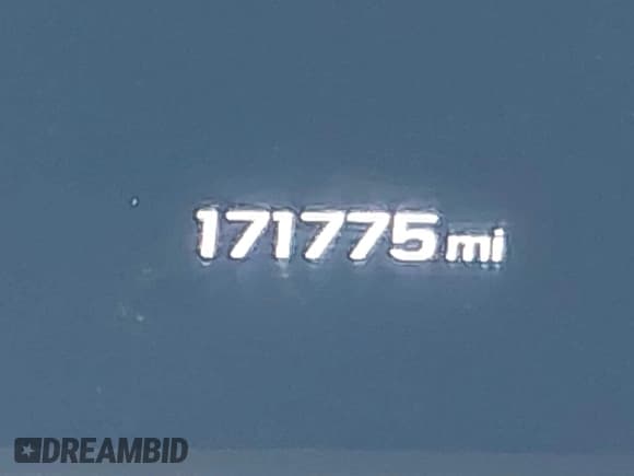 ✅ 2018 GMC Yukon XL Denali • VIN: 1GKS1HKJXJR304562 • Lot: 42978670. Listed on IAAI with 171,775 mi. Free auction sales archive from the USA and detailed vehicle history report at DreamBid. Image 15.