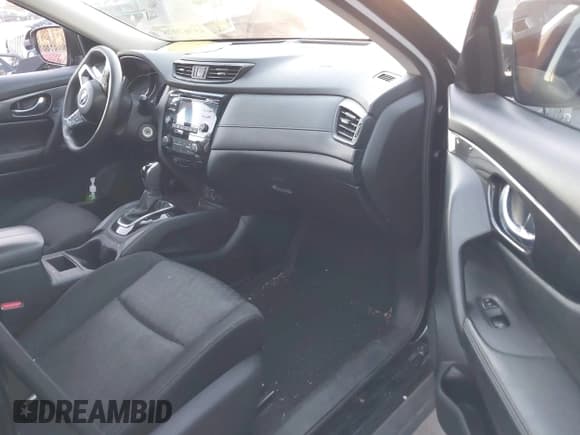 ✅ 2017 Nissan Rogue SV • VIN: JN8AT2MT1HW383830 • Lot: 43767078. Listed on IAAI with 116,890 mi. Free auction sales archive from the USA and detailed vehicle history report at DreamBid. Image 5.