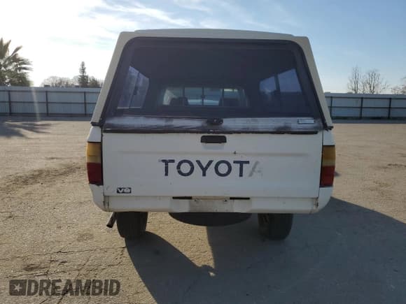 ✅ 1990 Toyota Pickup • VIN: JT4VN02DXL2001673 • Лот: 46532845. Опубликован ранее на Copart с пробегом 236 725 миль. Бесплатный доступ к архиву аукционных продаж из США и подробный отчёт об истории автомобиля на DreamBid. Изображение 6.