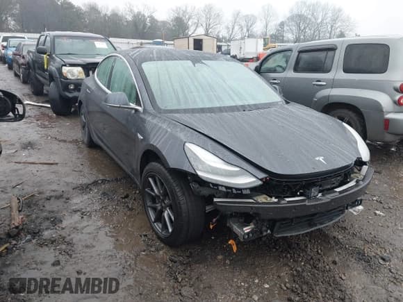 ✅ 2020 Tesla Model 3 Long Range • VIN: 5YJ3E1EBXLF770064 • Lot: 41424909. Wystawiony na IAAI z przebiegiem 96 972 mil. Bezpłatny archiwum sprzedaży aukcyjnych z USA i szczegółowy raport historii pojazdu na DreamBid. Zdjęcie 1.