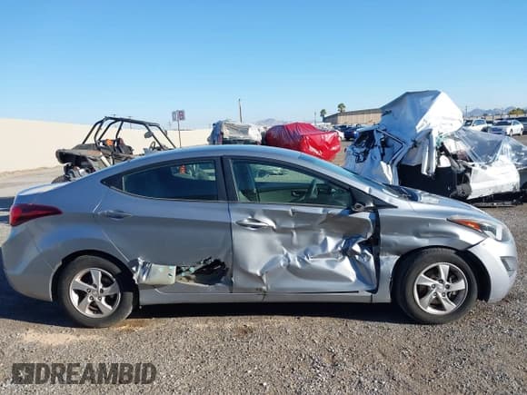 ✅ 2015 Hyundai Elantra SE • VIN: 5NPDH4AE7FH586414 • Лот: 43320507. Опубликован ранее на IAAI с пробегом 89 676 миль. Бесплатный доступ к архиву аукционных продаж из США и подробный отчёт об истории автомобиля на DreamBid. Изображение 14.