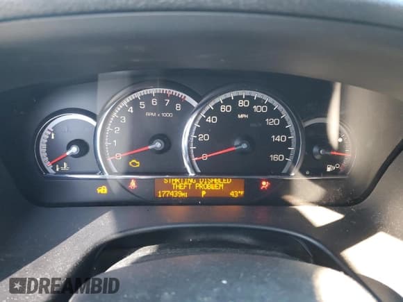 ✅ 2011 Cadillac STS RWD • VIN: 1G6DW6ED9B0145882 • Lot: 92283475. Wystawiony na Copart z przebiegiem 177 439 mil. Bezpłatny archiwum sprzedaży aukcyjnych z USA i szczegółowy raport historii pojazdu na DreamBid. Zdjęcie 9.