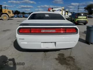 ✅ 2010 Dodge Challenger SE • VIN: 2B3CJ4DV1AH300457 • Lot: 76714904. Wystawiony na Copart z przebiegiem 187 962 mil. Bezpłatny archiwum sprzedaży aukcyjnych z USA i szczegółowy raport historii pojazdu na DreamBid. Zdjęcie 6.