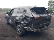 ✅ 2024 Toyota Highlander Hybrid XLE • VIN: 5TDKBRCH0RS609639 • Lot: 42500457. Wystawiony na IAAI z przebiegiem 52 607 mil. Bezpłatny archiwum sprzedaży aukcyjnych z USA i szczegółowy raport historii pojazdu na DreamBid. Zdjęcie 3.