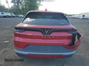 ✅ 2024 VinFast VF 8 Plus • VIN: RLLV1AFA1RH008671 • Lot: 70123455. Wystawiony na Copart z przebiegiem 2 852 mil. Bezpłatny archiwum sprzedaży aukcyjnych z USA i szczegółowy raport historii pojazdu na DreamBid. Zdjęcie 6.