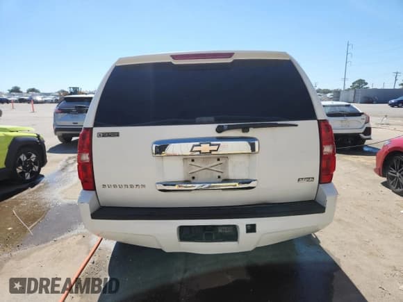 ✅ 2009 Chevrolet Suburban 2LT • VIN: 1GNFC26049R228636 • Lot: 84730885. Listed on Copart with 215,802 mi. Free auction sales archive from the USA and detailed vehicle history report at DreamBid. Image 6.