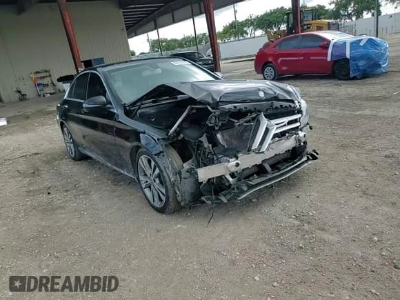 ✅ 2017 Mercedes-Benz C 300 • VIN: 55SWF4JB7HU231439 • Lot: 90723075. Listed on Copart with 93,546 mi. Free auction sales archive from the USA and detailed vehicle history report at DreamBid. Image 14.