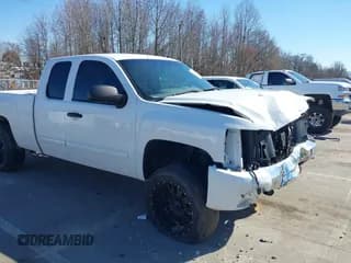 ✅ 2010 Chevrolet Silverado 1500 LS • VIN: 1GCSCREA3AZ240775 • Lot: 41656397. Listed on IAAI with 240,927 mi. Free auction sales archive from the USA and detailed vehicle history report at DreamBid. Image 1.