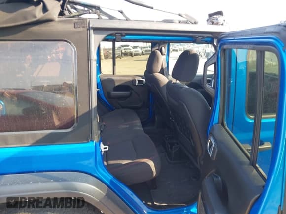 ✅ 2022 Jeep Wrangler Unlimited Rubicon • VIN: 1C4HJXFNXNW270269 • Lot: 42154867. Wystawiony na IAAI z przebiegiem 40 045 mil. Bezpłatny archiwum sprzedaży aukcyjnych z USA i szczegółowy raport historii pojazdu na DreamBid. Zdjęcie 8.