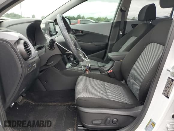 ✅ 2019 Hyundai Kona SEL • VIN: KM8K62AA2KU359755 • Лот: 65433534. Опубликован ранее на Copart с пробегом 72 164 миль. Бесплатный доступ к архиву аукционных продаж из США и подробный отчёт об истории автомобиля на DreamBid. Изображение 7.