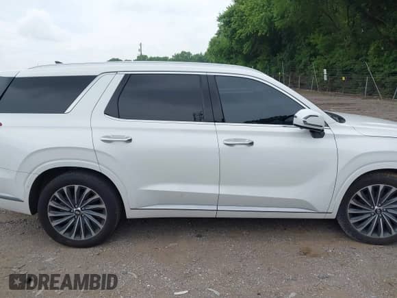 2024 Hyundai Palisade Calligraphy with VIN KM8R7DGE7RU664258, listed as a IAAI auction lot 42516522 with 37,621 mi miles and . Bid and sale history available at DreamBid. Image 13.