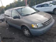 ✅ 1999 Toyota Sienna LE • VIN: 4T3ZF13C6XU157183 • Lot: 43324633. Wystawiony na IAAI z przebiegiem 227 368 mil. Bezpłatny archiwum sprzedaży aukcyjnych z USA i szczegółowy raport historii pojazdu na DreamBid. Zdjęcie 1.