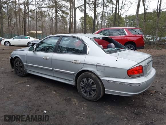 2004 Hyundai Sonata z VIN KMHWF25S84A063809, wystawiony jako IAAI lot #41426762 z przebiegiem 163 317 mil mil oraz . Historia ofert i sprzedaży dostępna na DreamBid. Obrazek 3.