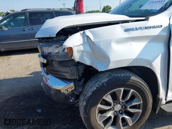✅ 2019 Chevrolet Silverado 1500 LT • VIN: 3GCPWCED9KG154408 • Lot: 43133933. Listed on IAAI with 153,430 mi. Free auction sales archive from the USA and detailed vehicle history report at DreamBid. Image 6.