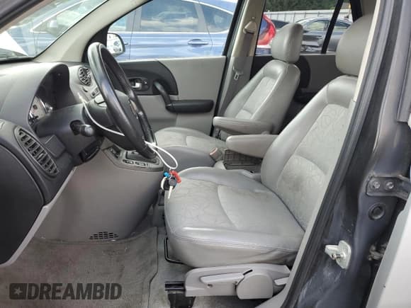 ✅ 2004 Saturn VUE V6 • VIN: 5GZCZ63444S807649 • Lot: 63202255. Wystawiony na Copart z przebiegiem 107 896 mil. Bezpłatny archiwum sprzedaży aukcyjnych z USA i szczegółowy raport historii pojazdu na DreamBid. Zdjęcie 7.