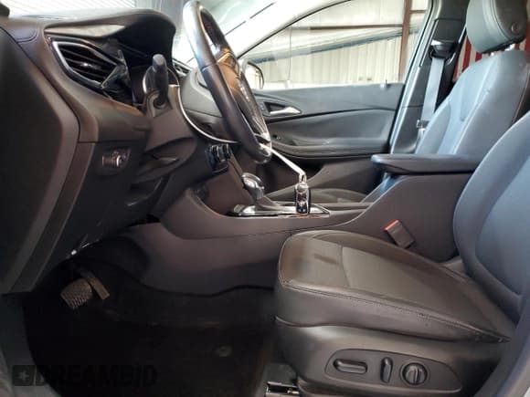 ✅ 2020 Buick Encore GX Preferred • VIN: KL4MMCSL8LB082335 • Lot: 90678345. Listed on Copart with 18,446 mi. Free auction sales archive from the USA and detailed vehicle history report at DreamBid. Image 7.