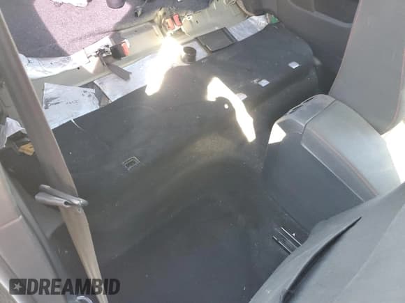 ✅ 2010 Volkswagen Golf GTI • VIN: WVWED7AJ8AW111338 • Лот: 71899545. Опубликован ранее на Copart с пробегом 116 896 миль. Бесплатный доступ к архиву аукционных продаж из США и подробный отчёт об истории автомобиля на DreamBid. Изображение 10.