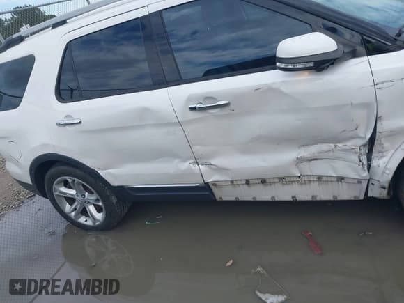 ✅ 2015 Ford Explorer Limited • VIN: 1FM5K7F89FGB06819 • Lot: 41600497. Wystawiony na IAAI z przebiegiem 87 652 mil. Bezpłatny archiwum sprzedaży aukcyjnych z USA i szczegółowy raport historii pojazdu na DreamBid. Zdjęcie 13.