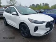 ✅ 2024 Ford Escape ST-Line Elite • VIN: 1FMCU9PA0RUA88473 • Lot: 42144927. Wystawiony na IAAI z przebiegiem 9 029 mil. Bezpłatny archiwum sprzedaży aukcyjnych z USA i szczegółowy raport historii pojazdu na DreamBid. Zdjęcie 1.