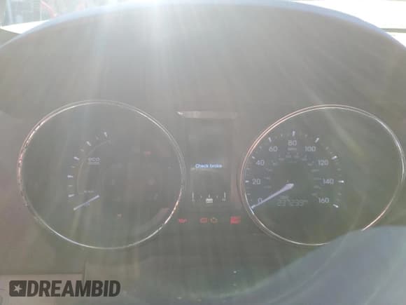 ✅ 2013 Hyundai Sonata • VIN: KMHEC4A44DA084101 • Лот: 90828265. Опубликован ранее на Copart с пробегом 237 239 миль. Бесплатный доступ к архиву аукционных продаж из США и подробный отчёт об истории автомобиля на DreamBid. Изображение 9.