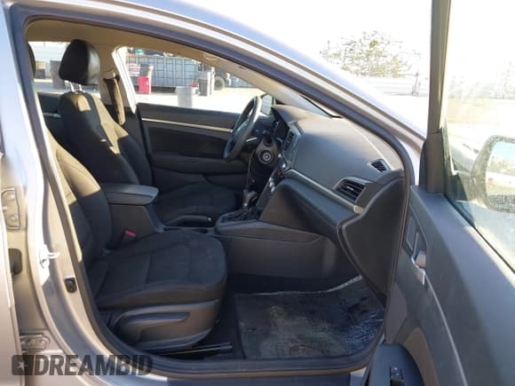 ✅ 2020 Hyundai Elantra SEL • VIN: 5NPD84LF6LH571548 • Лот: 43475668. Опубликован ранее на IAAI с пробегом 81 296 миль. Бесплатный доступ к архиву аукционных продаж из США и подробный отчёт об истории автомобиля на DreamBid. Изображение 5.