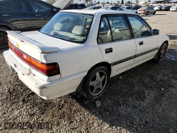✅ 1990 Honda Civic DX • VIN: 1HGED3645LA001585 • Lot: 85124484. Wystawiony na Copart z przebiegiem 154 888 mil. Bezpłatny archiwum sprzedaży aukcyjnych z USA i szczegółowy raport historii pojazdu na DreamBid. Zdjęcie 3.