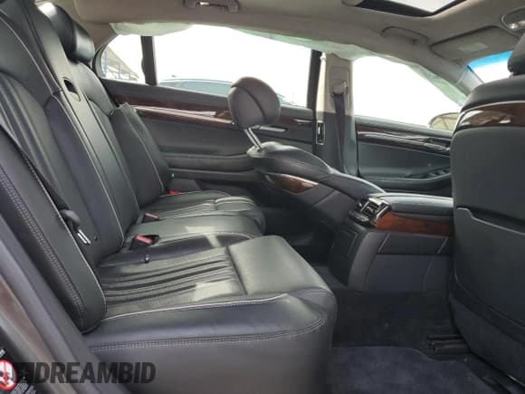 ✅ 2018 Genesis G90 Premium • VIN: KMHG34JA9JU043262 • Лот: 48592955. Опубликован ранее на Copart с пробегом 75 614 миль. Бесплатный доступ к архиву аукционных продаж из США и подробный отчёт об истории автомобиля на DreamBid. Изображение 10.