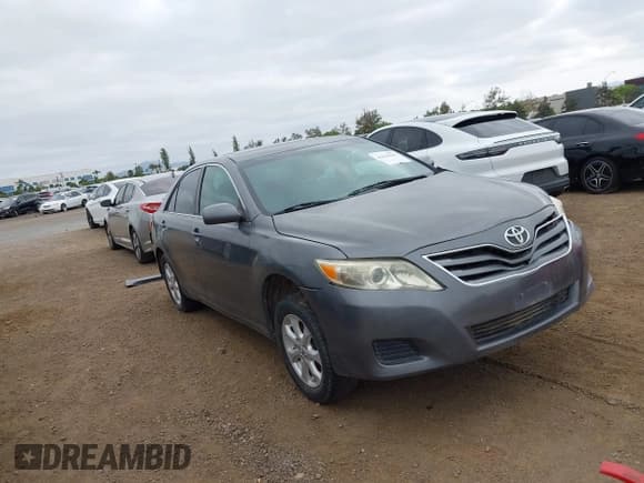 ✅ 2011 Toyota Camry LE • VIN: 4T1BF3EK1BU228339 • Лот: 43220128. Опубликован ранее на IAAI с пробегом 185 799 миль. Бесплатный доступ к архиву аукционных продаж из США и подробный отчёт об истории автомобиля на DreamBid. Изображение 1.