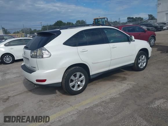 ✅ 2007 Lexus RX 350 • VIN: 2T2HK31U77C014764 • Lot: 43824024. Listed on IAAI with 171,234 mi. Free auction sales archive from the USA and detailed vehicle history report at DreamBid. Image 4.