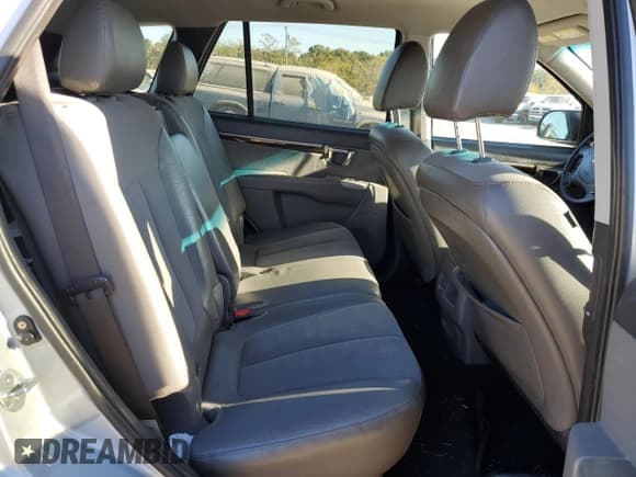 ✅ 2010 Hyundai Santa Fe SE • VIN: 5NMSHDAG1AH352624 • Lot: 76603304. Listed on Copart with 182,184 mi. Free auction sales archive from the USA and detailed vehicle history report at DreamBid. Image 11.