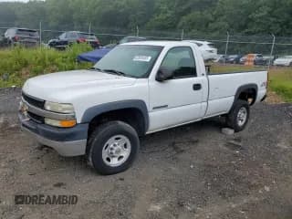 ✅ 2002 Chevrolet Silverado 2500HD LS • VIN: 1GCHK24U02E109568 • Lot: 62920455. Wystawiony na Copart z przebiegiem Nie podano. Bezpłatny archiwum sprzedaży aukcyjnych z USA i szczegółowy raport historii pojazdu na DreamBid. Zdjęcie 1.
