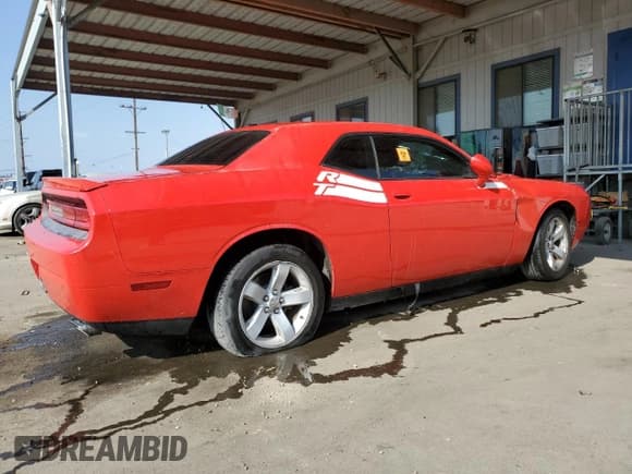 ✅ 2014 Dodge Challenger R/T • VIN: 2C3CDYBT5EH158381 • Lot: 71423324. Wystawiony na Copart z przebiegiem Nie podano. Bezpłatny archiwum sprzedaży aukcyjnych z USA i szczegółowy raport historii pojazdu na DreamBid. Zdjęcie 3.