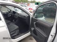 ✅ 2023 Volkswagen Tiguan SE • VIN: 3VVMB7AX0PM036876 • Lot: 42023415. Listed on IAAI with 42,003 mi. Free auction sales archive from the USA and detailed vehicle history report at DreamBid. Image 5.