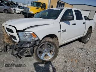 2018 Ram 1500 Express z VIN 1C6RR7KT1JS222217, wystawiony jako Copart lot #54001825 z przebiegiem 31 352 mil mil oraz Szkoda całkowita • Salvage title. Historia ofert i sprzedaży dostępna na DreamBid. Obrazek 1.